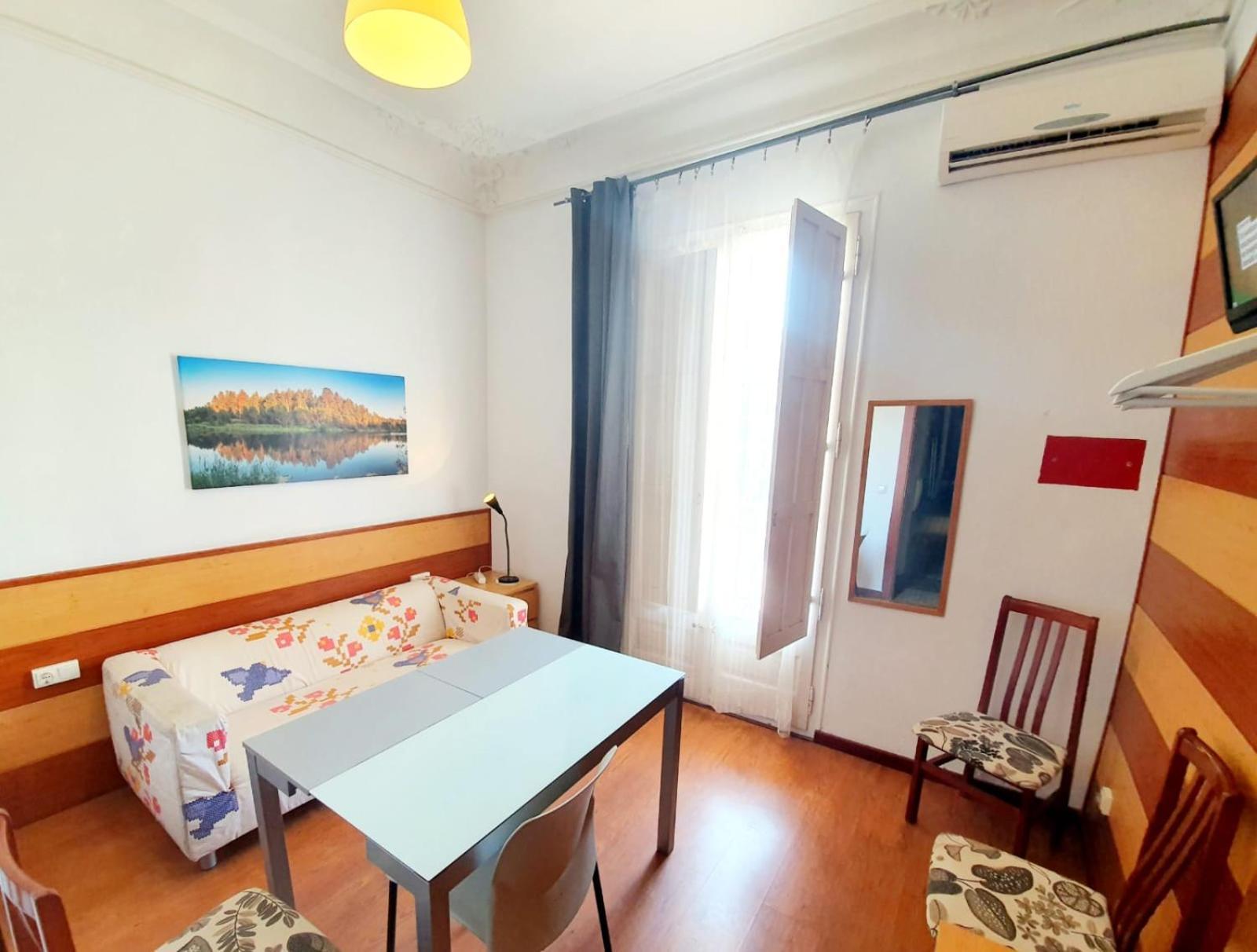 Apartamento Urgell Apartment บาร์เซโลนา ภายนอก รูปภาพ